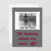 Trainingsräder Funny Retro Abschluss Ankündigungspostkarte (Vorne/Hinten)