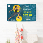 Trainingsübungen für die Fitness in Schwarz und Ge Banner (Insitu)