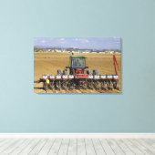Traktor, der einen Samenkornpflanzer zieht. Leinwanddruck (Insitu (Holzboden))