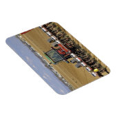 Traktor, der einen Samenkornpflanzer zieht. Magnet (Rechte Seite)