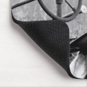 Traktor im hohen Gras Mousepad (Ecke)