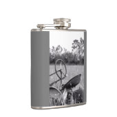 Traktor in der langen Grasflasche Flachmann (Rechts)