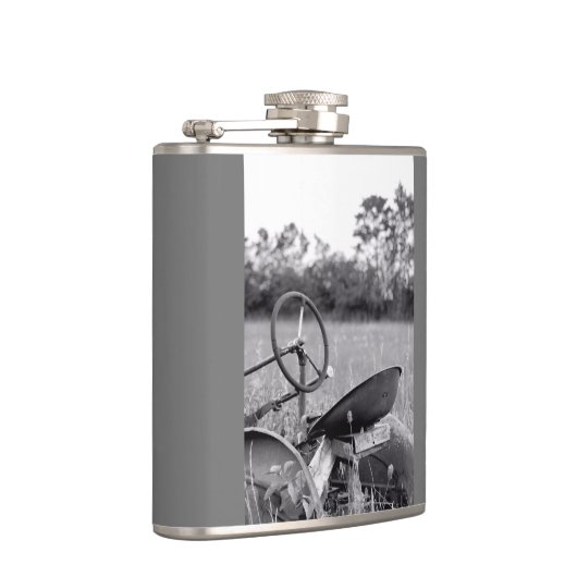 Traktor in der langen Grasflasche Flachmann (Rechts)