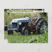 Traktor in einem Feld Postkarte (Vorne/Hinten)