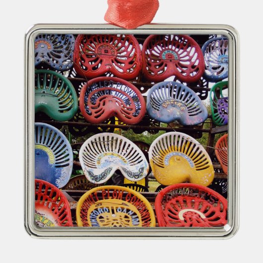 Traktor-Sitze an der Traktor-Show Ornament Aus Metall (Vorne)