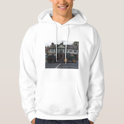 Traktor vor der Kneipe Hoodie (Vorderseite)