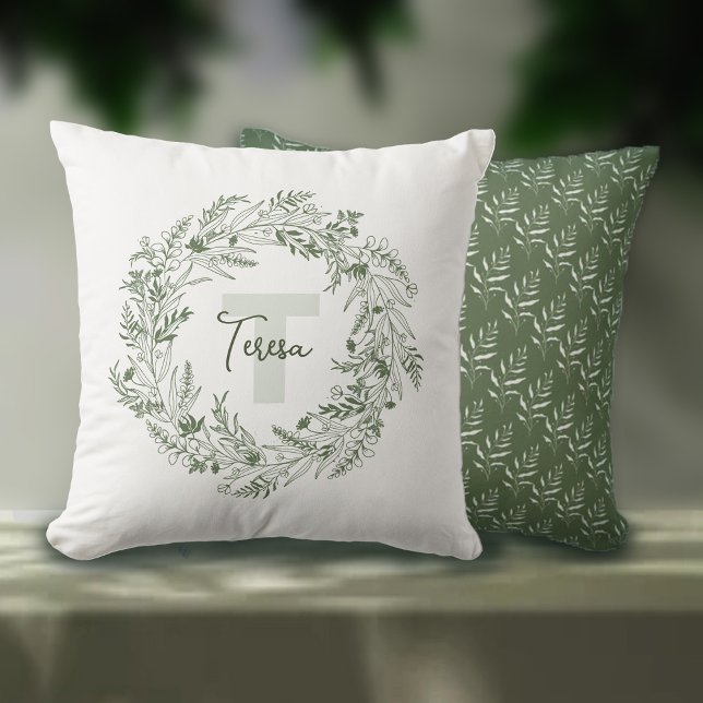 Tranquil Leafy Botanical Monogram T Kissen (Von Creator hochgeladen)