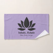 Tranquil Lotus: Einatmen, Inspiration fürs Ausatme Badhandtuch Set (Handtuch)