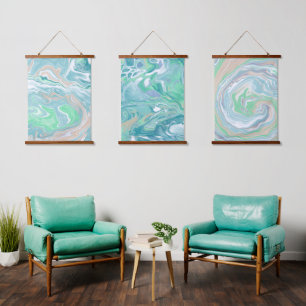 Tranquisitorisch Blassblaue und grüne Fluid Art Wandteppich Mit Holzrahmen