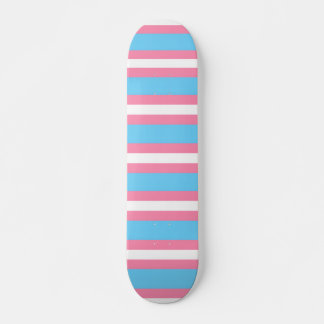 Trans-Flaggenmuster auf Skateboard