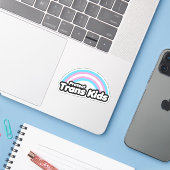 Trans Kids schützen - Regenbogen Aufkleber (Laptop mit iPhone)