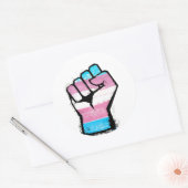 Trans Pride Fist Runder Aufkleber (Umschlag)