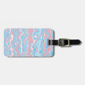 Trans Pride Flag Trippy Boho Groovy Wavy Streifen Gepäckanhänger (Vorderseite horizontal)