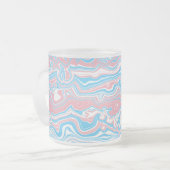 Trans Pride Flag Trippy Boho Groovy Wavy Streifen Mattglastasse (Vorderseite Links)