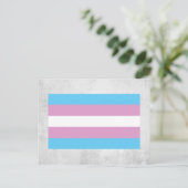 Trans Pride-Flagge Postkarte (Stehend Vorderseite)