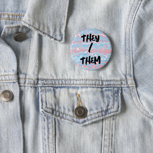 Trans Pride-Flagge Trippy Boho Groovy Wellenstreif Button (Beispiel)