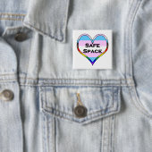 Trans Safe Space Heart Button (Beispiel)