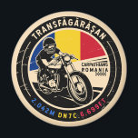 Transfagarasan | Rumänien | Motorrad Magnet<br><div class="desc">Transfagarasan in einem Vintagen,  bedrückten Stil Emblem gemacht. Es ist eine landschaftliche Straße,  die in Rumänien zu finden ist.</div>