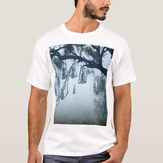 Translucent Misty Eerie Ghost Pods Australian Bush T-Shirt (Vorderseite)