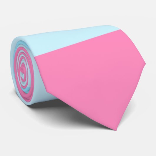 Transmaskuline Krawatte (Gerollt)