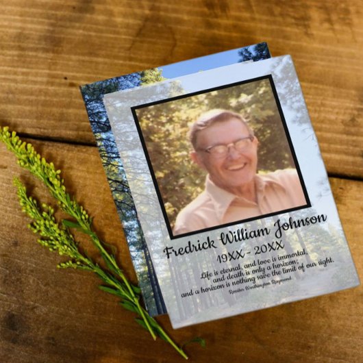 Transparente Fotos für den Kiefernwald Beerdigung Programm