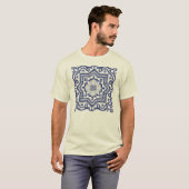 Transparentes Monogramm im Azulejo-Stil Tee (Vorne ganz)