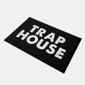 Trap House lustige Tür 1 Fußmatte (Schrägansicht)