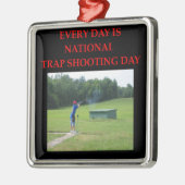 TRAP.png Silbernes Ornament (Links)