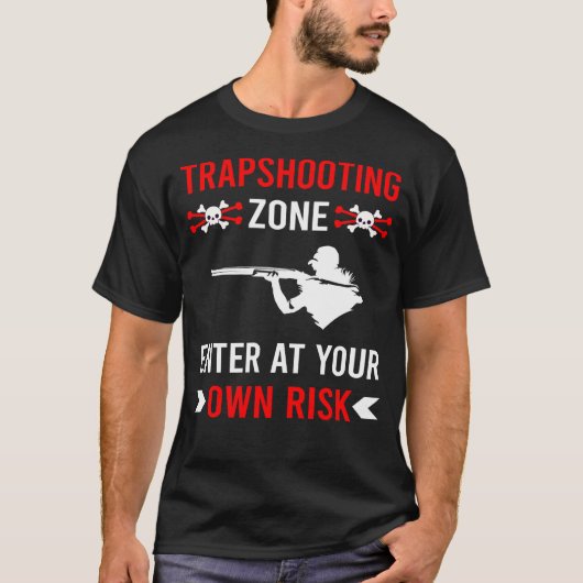 Trapshoottrappe, die das Ziel schießt T-Shirt (Vorderseite)