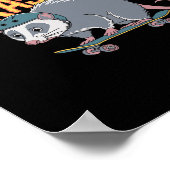 Trasher Skateboarding Opossum Helm Flammen Skate Poster (Ecke)
