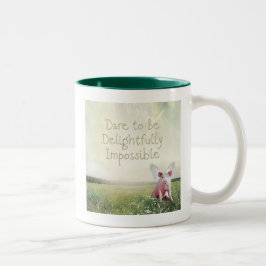 Trau dich, ein entzückend unmöglicher fliegender S Zweifarbige Tasse