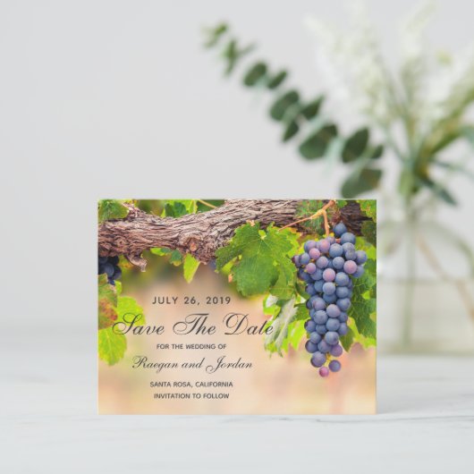 Trauben auf Rebflächen Save the Date Karte (Stehend Vorderseite)