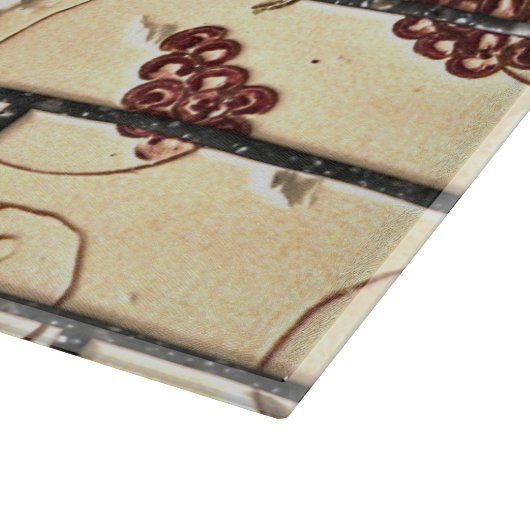 Trauben auf Ziegelsteinen Schneidebrett (Ecke)