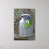 Trauben aus Concord in antiker Dose Leinwanddruck (Vorderseite)