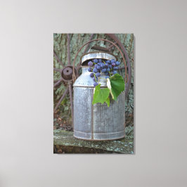 Trauben aus Concord in antiker Dose Leinwanddruck