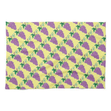 Trauben bündeln auf dem gelben Zusammenbringen