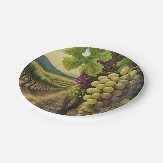 Trauben im Weingarten Weinkultur und Party Pappteller (Schrägansicht)