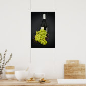 Trauben in einem Korb und einer Flasche Wein Poster (Küche)