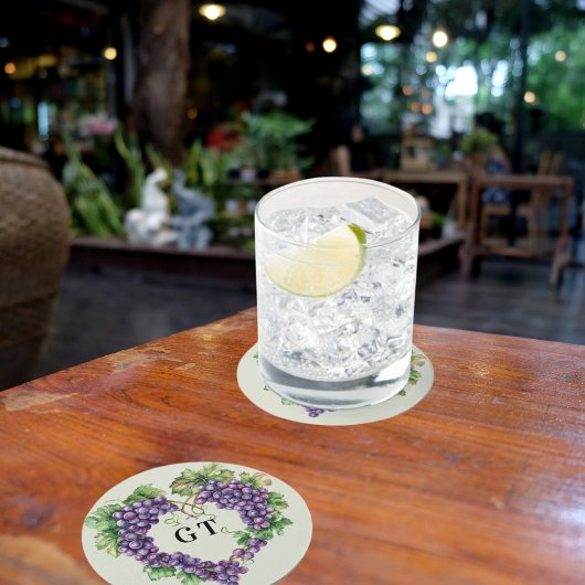 Traubenherzmonogramm-Initialen Runder Pappuntersetzer