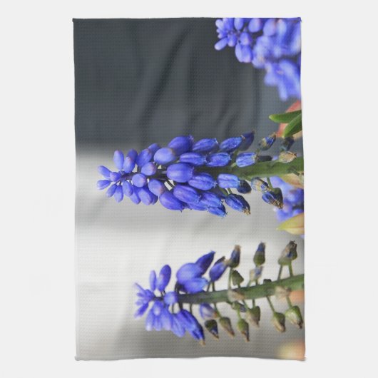 Traubenhyakinth Geschirrtuch (Vertikal)
