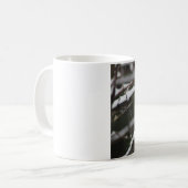 Trauertaube in der Tasse des Schnees (Vorderseite Links)