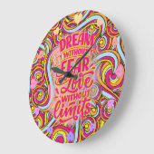 Träume ohne Angst und Liebe ohne Grenzen! Große Wanduhr (Winkel)