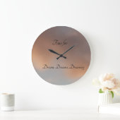 Träume, Träume, Träume, Acrylmauer Große Wanduhr (Zuhause)