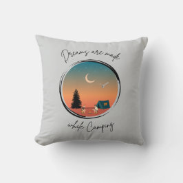 Träume werden während des Campings Kissen gemacht