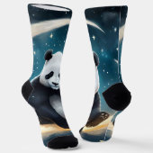 Träumen im Mondlicht: Pandas Celestial Serenade Socken (Gewinkelt)