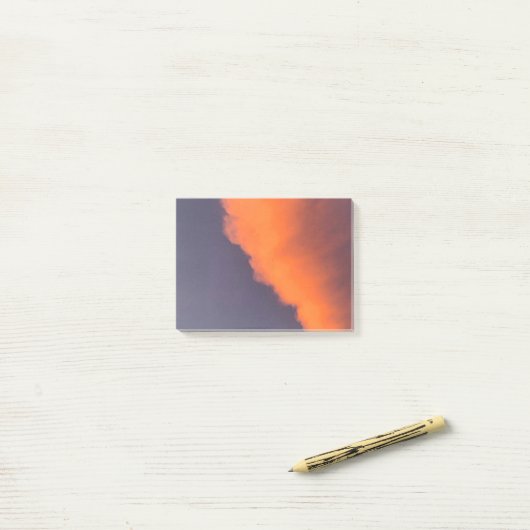 Träumende, magische Wolken in traumhaften, magisch Post-it Klebezettel (Auf Schreibtisch)