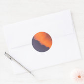 Träumende, magische Wolken in traumhaften, magisch Runder Aufkleber (Umschlag)