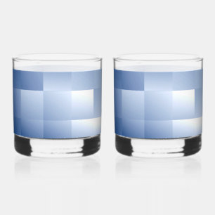 Träumerische Blautöne in einem quadratischen Muste Whiskyglas