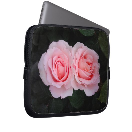 Träumerische Rosen-Neopren-Laptop-Hülsen Laptopschutzhülle (Vorne Rechts)