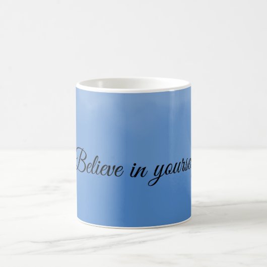 Träumerischer Himmelblauer Gradient  Kaffeetasse (Mittel)